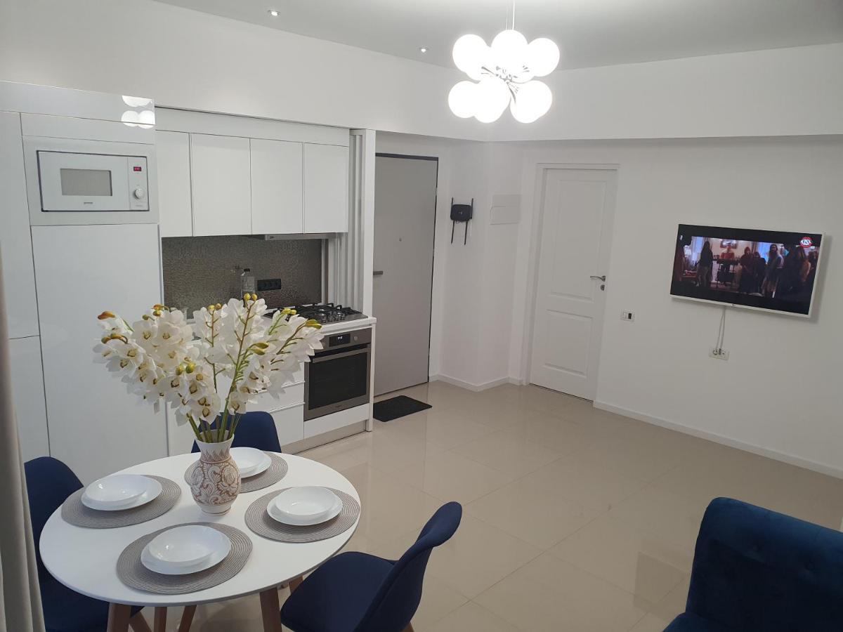 Ely Residence2 Mamaia Buitenkant foto